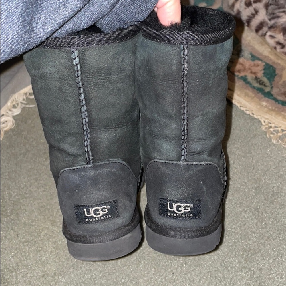 Black uggs - Picture 2 of 6